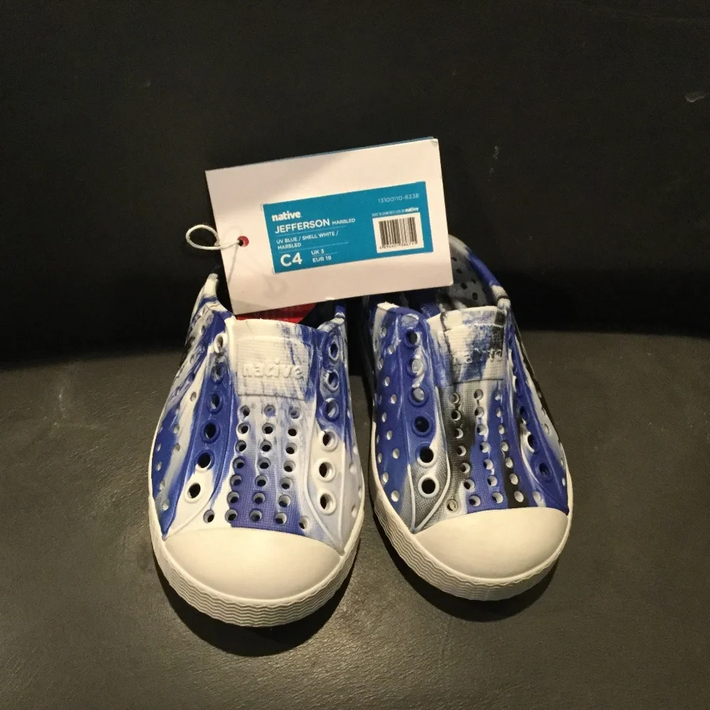 Native Jefferson Water Shoes Marbled UV Blue/Shell White Unisex Kid's Size 4 NEW